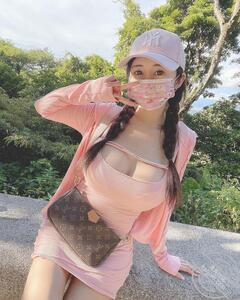 巨乳甜心模特「安希」战服拿出来 喜羊羊美羊羊懒羊羊沸羊羊 jpg-mini-1 海角社区