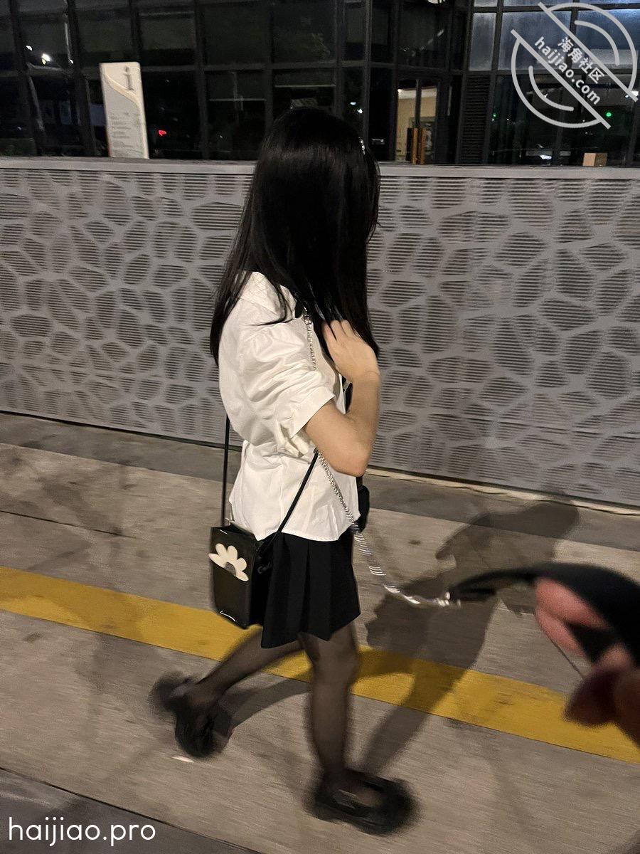 18岁高中小萝莉女友 海角_22377556 jpg-1 海角社区